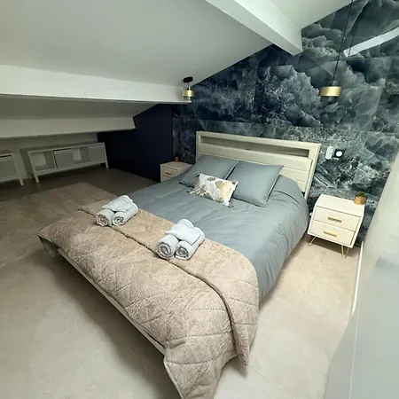 Elegance, Design, Calme, Clim Et Parking Apartment *