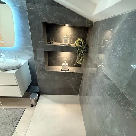 Elegance, Design, Calme, Clim Et Parking